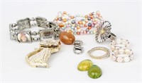 ASSORTED COSTUME JEWELRY