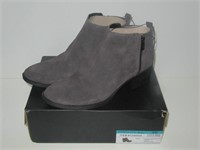 New Woman's Kenneth Cole Leather Bootie