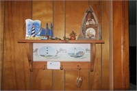 Lot: assorted nautical decorative wall accessories