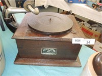 OLD RCA VICTROLA RECORD PLAYER
