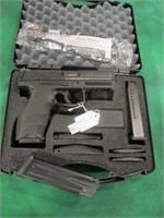 HK VP9 NIB 3 MAGS AND GRIP SIZE ADJUSTMENTS