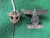 LOT OF 2: 1939 BADGE AND BRONZE MOTHERS PIN