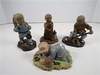 TRAY: FOUR POTTERY FIGURES
