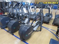 PRECOR EFX556