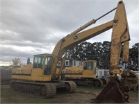 John Deere 990 Excavator