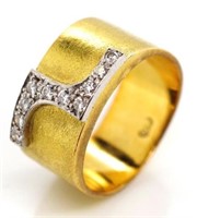 Diamond set 18ct yellow gold ring