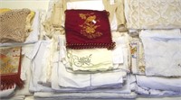 Quantity of vintage linen