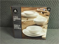 9 Piece Dinnerware Set - Missing 3 Lg Plates