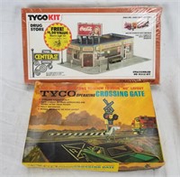 2 Tyco Train Model Crossing Guard & Drug Store
