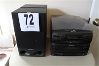 Magnavox 3 CD Changer and 2 Speakers