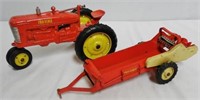 1/16 Tru-Scale Tractor w/Manure Spreader