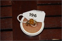9crt Gold and amber ring