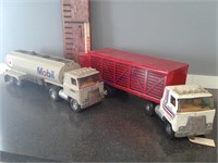 ERTL tanker & cattle semi trucks