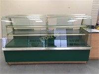 QBD 90" Refrigerated Curved Display Case