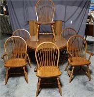 Beautiful Country Oak Clawfoot Table And Chairs