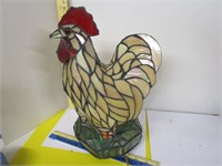 Stain glass rooster lamp; works well