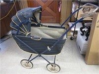 Early baby buggy; pick up only