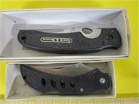 Pocket knives; 1 Smith & Wesson