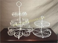 Wire cupcake/pastry stands