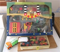 Lot: Childrens toys, includes Zoo Set,