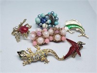 LOT OF VTG EARRINGS AND PINS