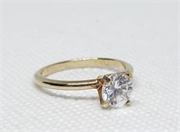 LARGE SOLITAIRE ENGAGEMENT STYLE RING