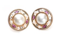 Pair of gold and pearl earrings