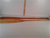 2 wooden oars