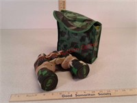 Binoculars with camo pattern and Camo colored bag