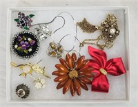 Mixed Lot Of Costume Jewelry Brooches Pins