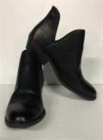 Nora V-Cut Ankle Shoes (9) Q8FA