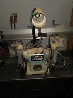 Delta 6" Bench Grinder with Flexible Lamp