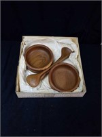 Good vintage set of bamboo bowls and tongs