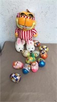 Pajama Garfield with Garfield eggs