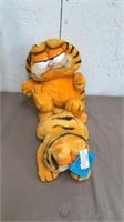2 Garfield stuffed animals