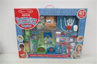 Melissa & Doug Deluxe Pet Vet, Care & Grooming