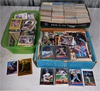 Assorted baseball cards including Donruss, Pinnacl