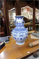Large impressive double handled blue & white vase