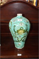 Large Chinese octagonal shaped vase
