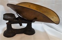 Vintage Cast Iron Scale w/ Copper Scale Pan
