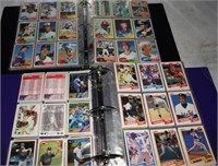 2 Binders of 80's/90's MLB Baseball Cards