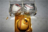 3 Collector Baseballs; Pittsburg Pirates, Autograp