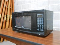Microwave 700 Watts Revival 5 Cubis Feet