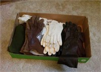B2- Vintage Ladies Driving Gloves - Leather & More