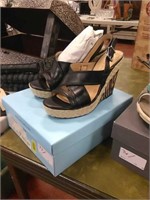 Size 9m 
Antonio Melani sandals