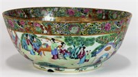 CIRCA 1780 CHINESE FAMILLE ROSE BOWL