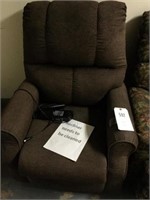 Brown Electric lift chair, needs cleaned