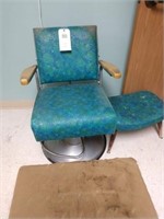 Matching Barber Chair, Foot Stool & Anti-fatigue