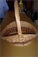 Pair of wicker baskets with handles