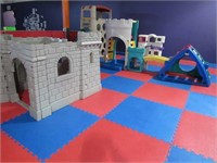 Contents of Kiddie Play Area: Six Assorted Units,
